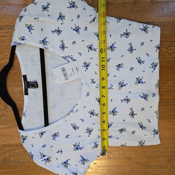 FOREVER 21 WOMENS JUNIOR SIZE WHITE FLORAL SUMMER CROP TOP SIZE XL - Picture 9 of 13